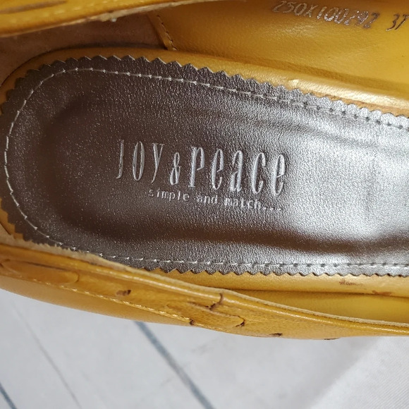 Joy & Peace Leather Heels Yellow Pumps Lattice Detail Stacked Heels Size 37 - Picture 2 of 13